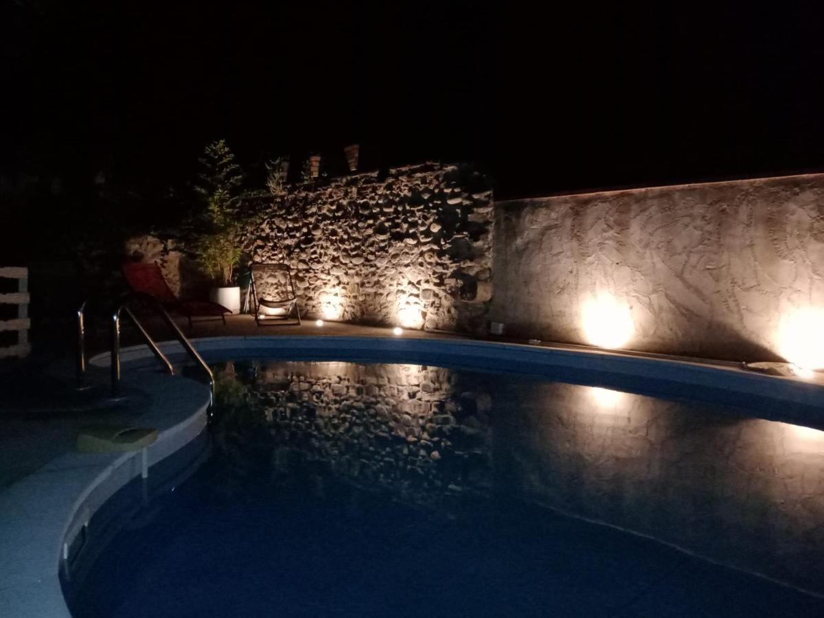 BELLE MAISON DE CARACTERE DE VILLAGE et STUDIO PISCINE Privée 9 PERS Millas Esterno foto