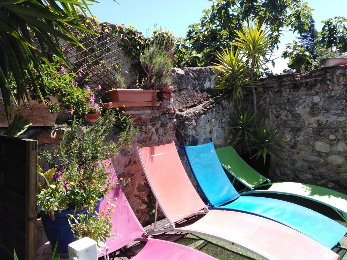 BELLE MAISON DE CARACTERE DE VILLAGE et STUDIO PISCINE Privée 9 PERS Millas Esterno foto